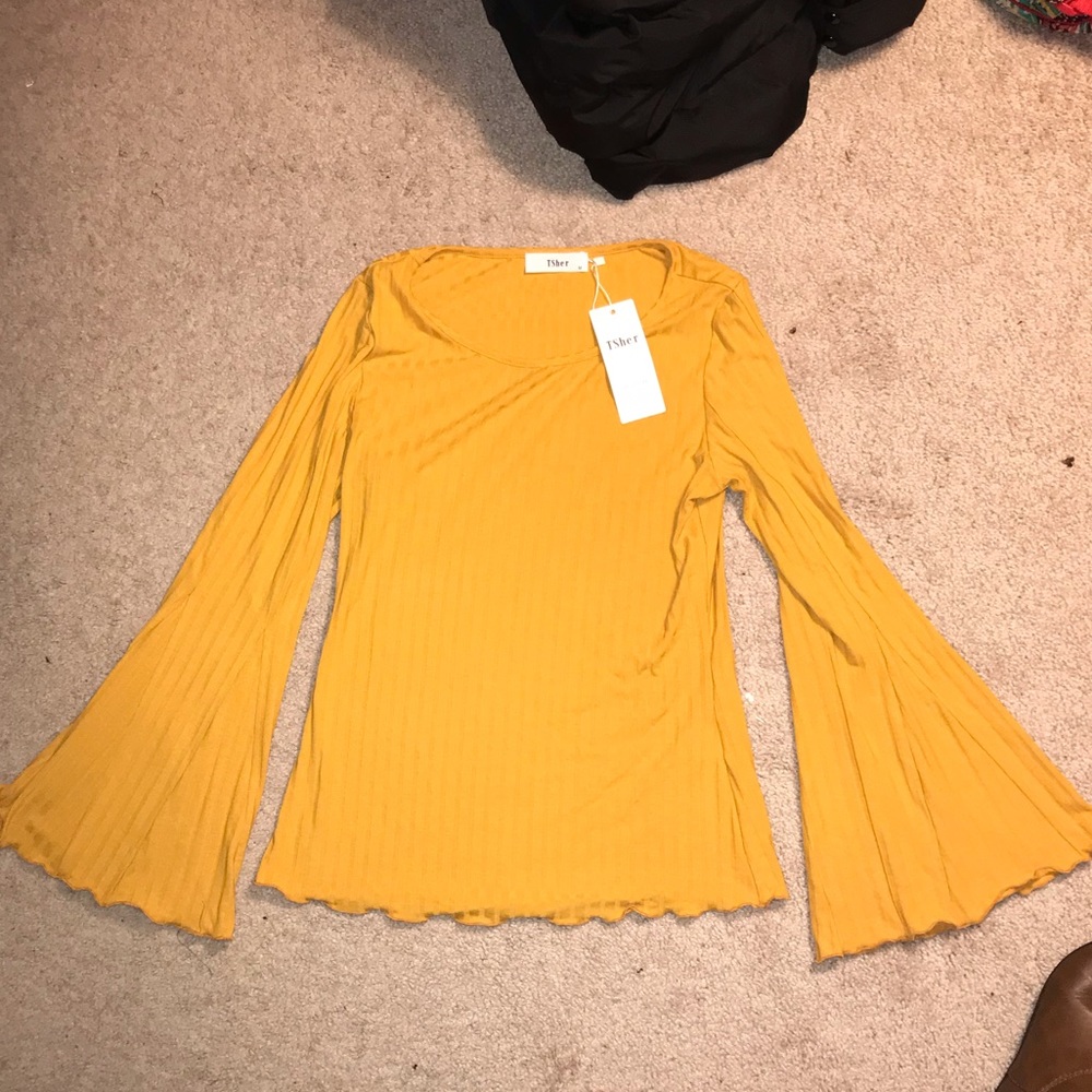 NWT Yellow Flare Sleeve Top! Cute!!